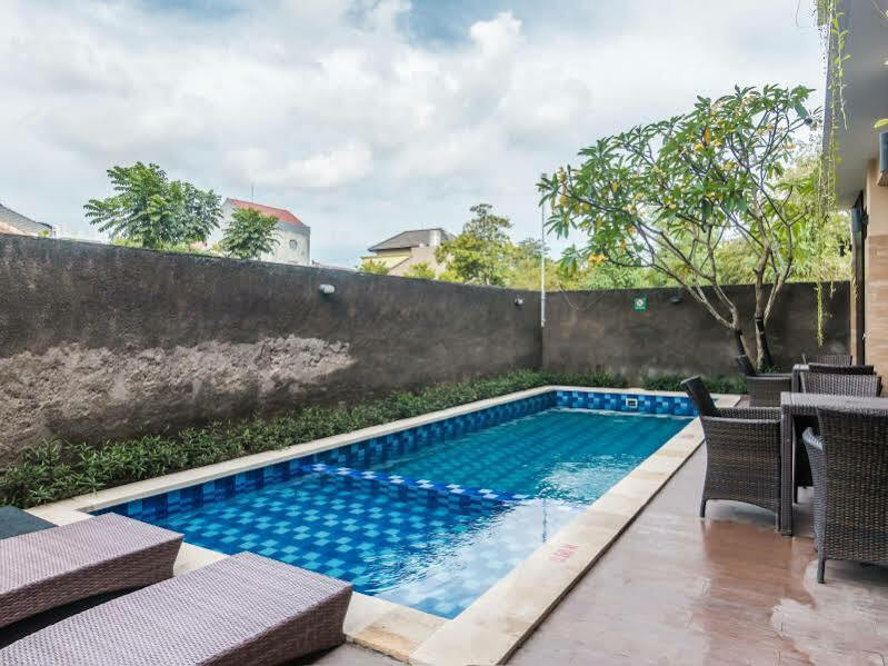 Zen Rooms Basic Jimbaran Taman Mulia Exterior photo