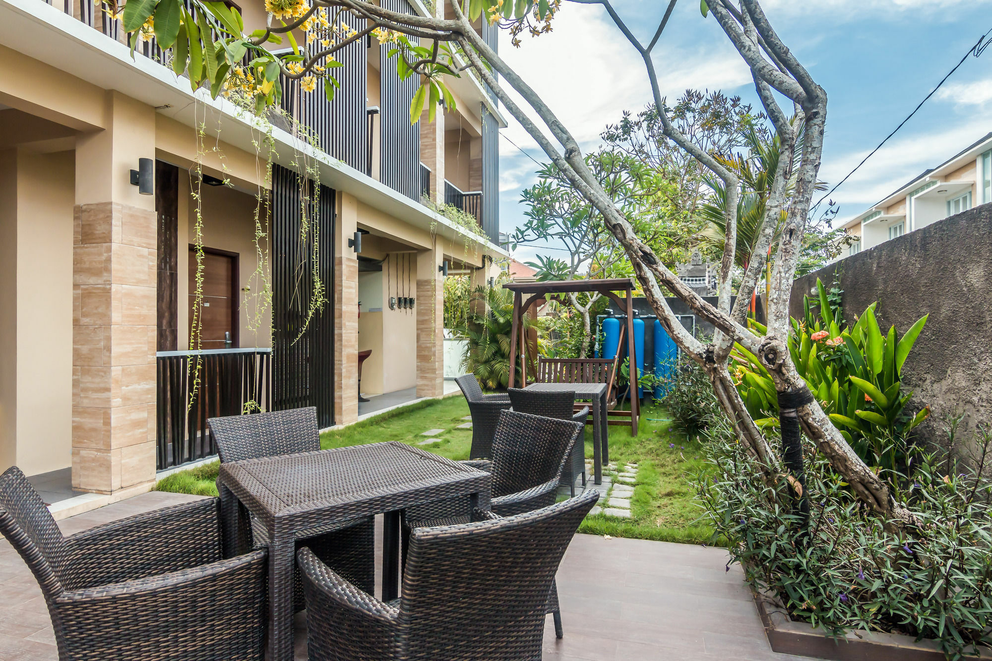 Zen Rooms Basic Jimbaran Taman Mulia Exterior photo